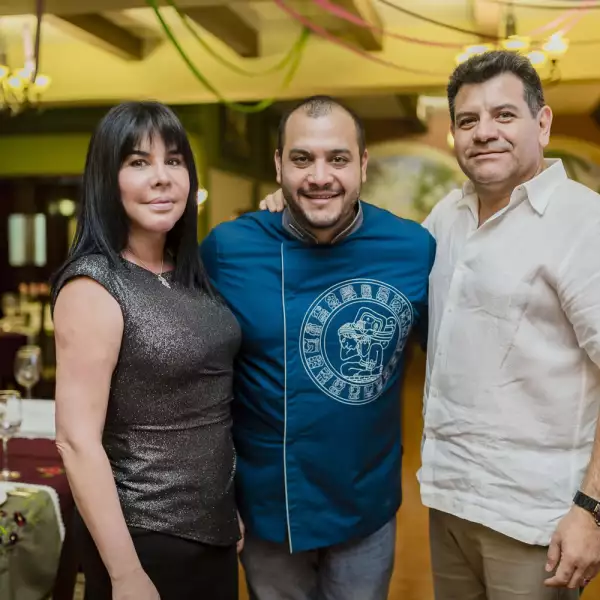 Cena Rosa de Gala en LA TRADICIÓN de Mérida