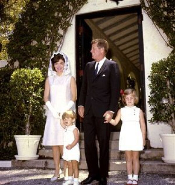Los niños Kennedy solían divertirse en la casa con ponys.