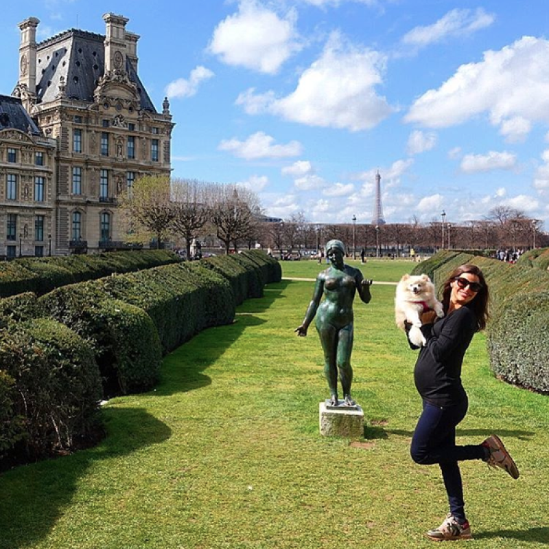 Bárbara disfruta muy feliz en París de su embarazo y matrimonio con Alejandro.