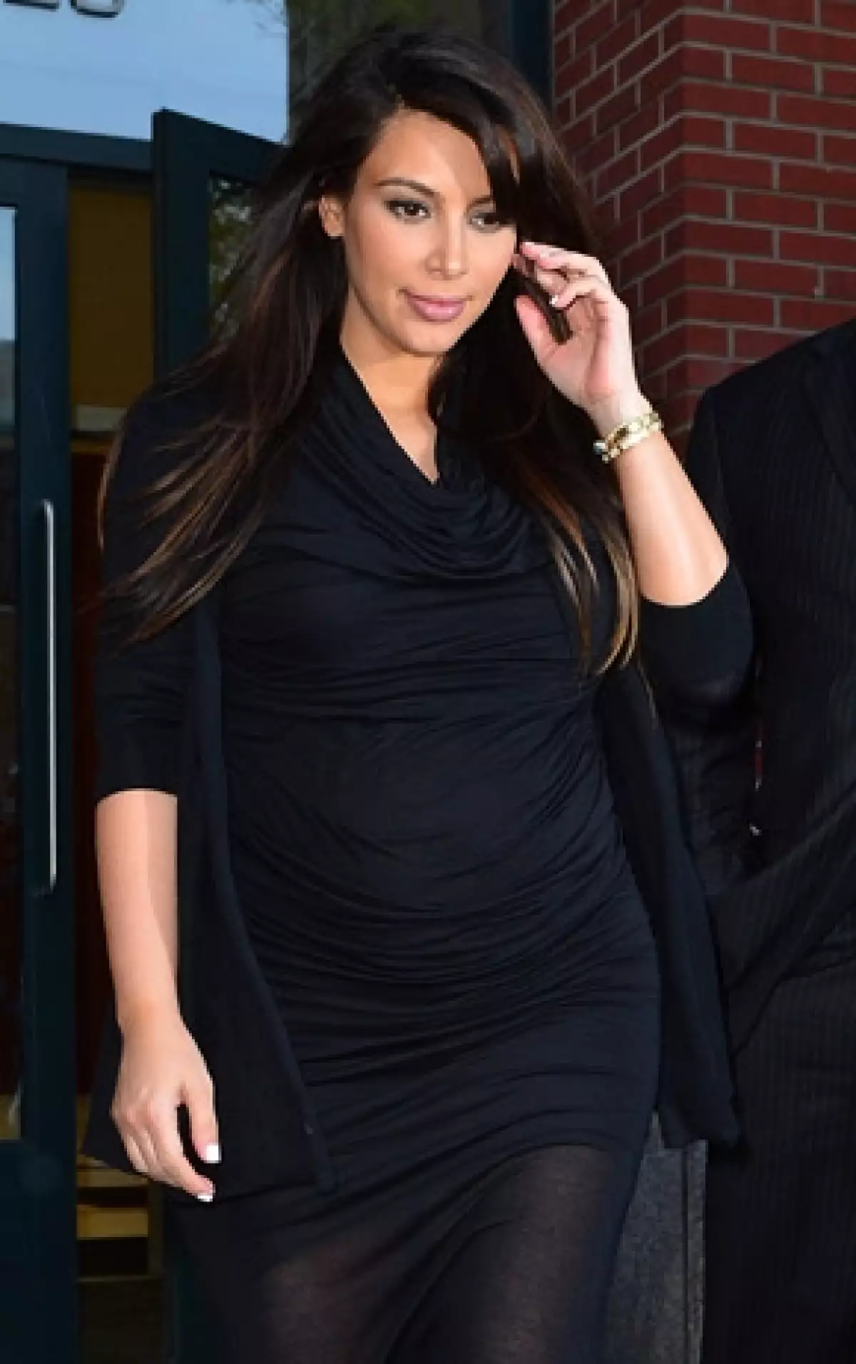 Debido a que la recién mamá quiere perder el peso que subió en su embarazo, Kardashian solicitó que no le lleven caramelos para no tener tentaciones.