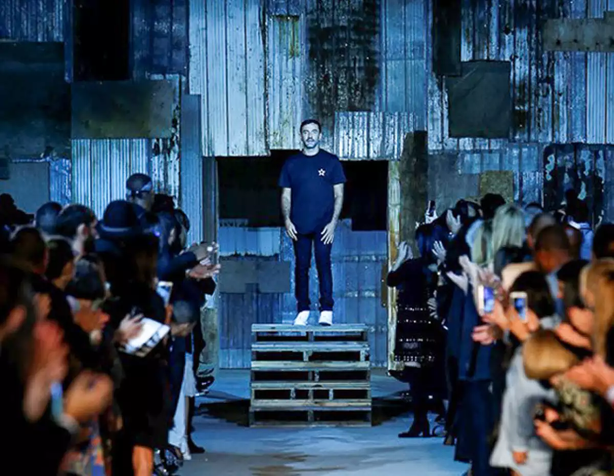 Givenchy se presentó en el Pier 26 de Nueva York.