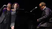 El público se entusiasmó con la actuación de artistas como Mijares, Lucero, Aleks Syntek y Margarita `La Diosa de la Cumbia´