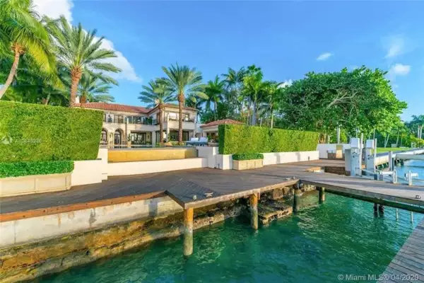muelle-casa-jlo.jpg
