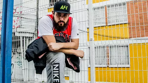 Pery Meza, jugador profesional de Los Capitanes; Diego Alfaro, Smithe y Danger son representantes de la campaña.