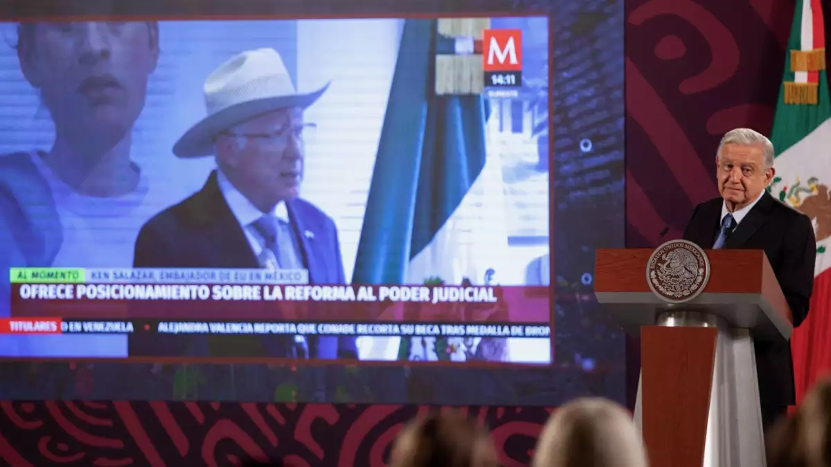 AMLO pausa relación con Ken Salazar y Graeme C., no con los gobierno de EU y Canadá