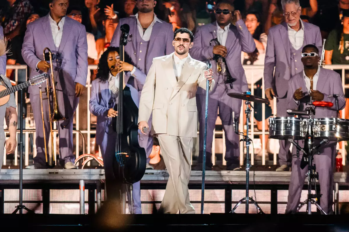 Bad Bunny - Debi Tirar Mas Fotos World Tour: Sao Paulo