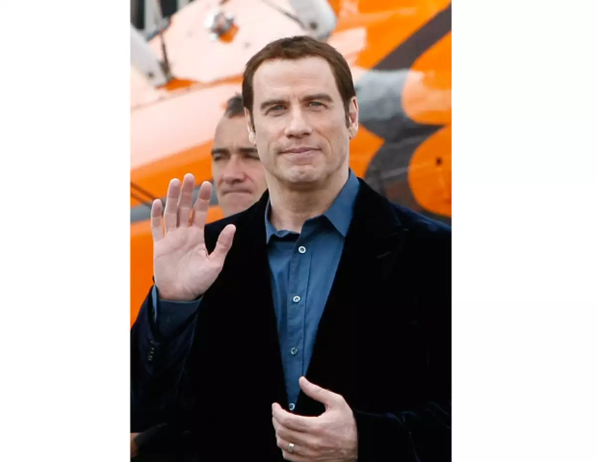 El actor fue demandado recientemente por un masajista de Los Ángeles, California, quien asegura que John le propuso tener relaciones sexuales con él.