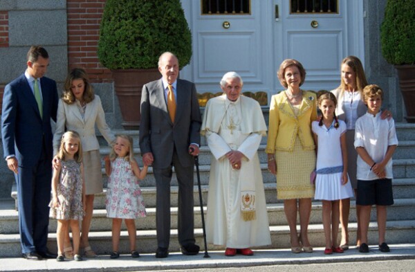 La realeza española reunida con Bergolio.