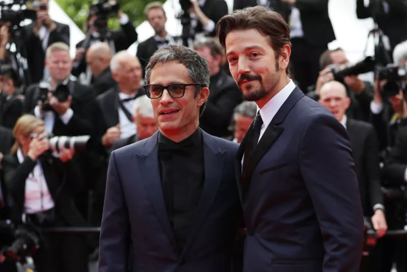 diego-luna-Gael-garcia-La-Maquina