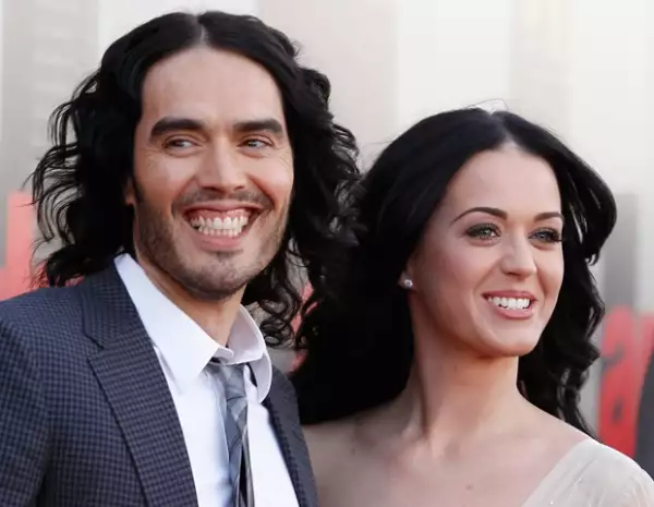 Pocas veces son las que Katy y Russell se dejan ver juntos, aquí en la premiere de Arthur en Gran Bretaña.