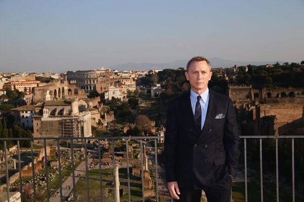 Daniel Craig