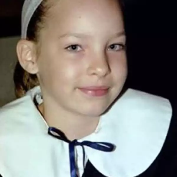 Belinda Peregrín Schull, ganadora de varios premios, entre ellos un Billboard y un Disco de Oro en Estados Unidos, nació el 15 de agosto de 1989 en Madrid, España.