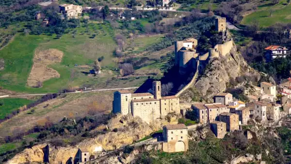 Castillo de Roccascalegna, Italia