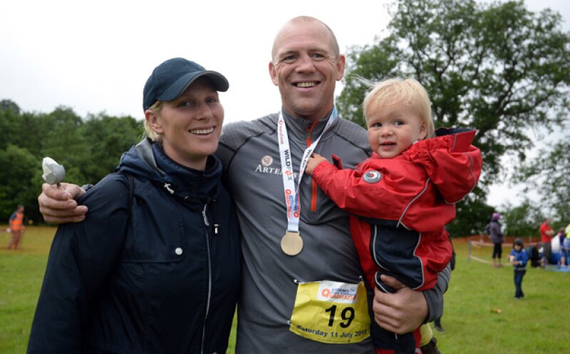 Mia es la hija de Zara Phillips y Mike Tindall. Ocupa el lugar 17º en la línea de sucesión al trono.