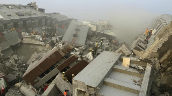 Un edificio de 17 pisos colapsó por el temblor, cuyo foco sísmico fue a 22 kilómetros de profundidad.