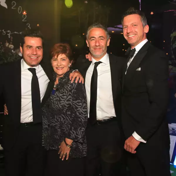 Talo Isaac, Ana Rosa de Coppel,  César López Negrete y Roberto