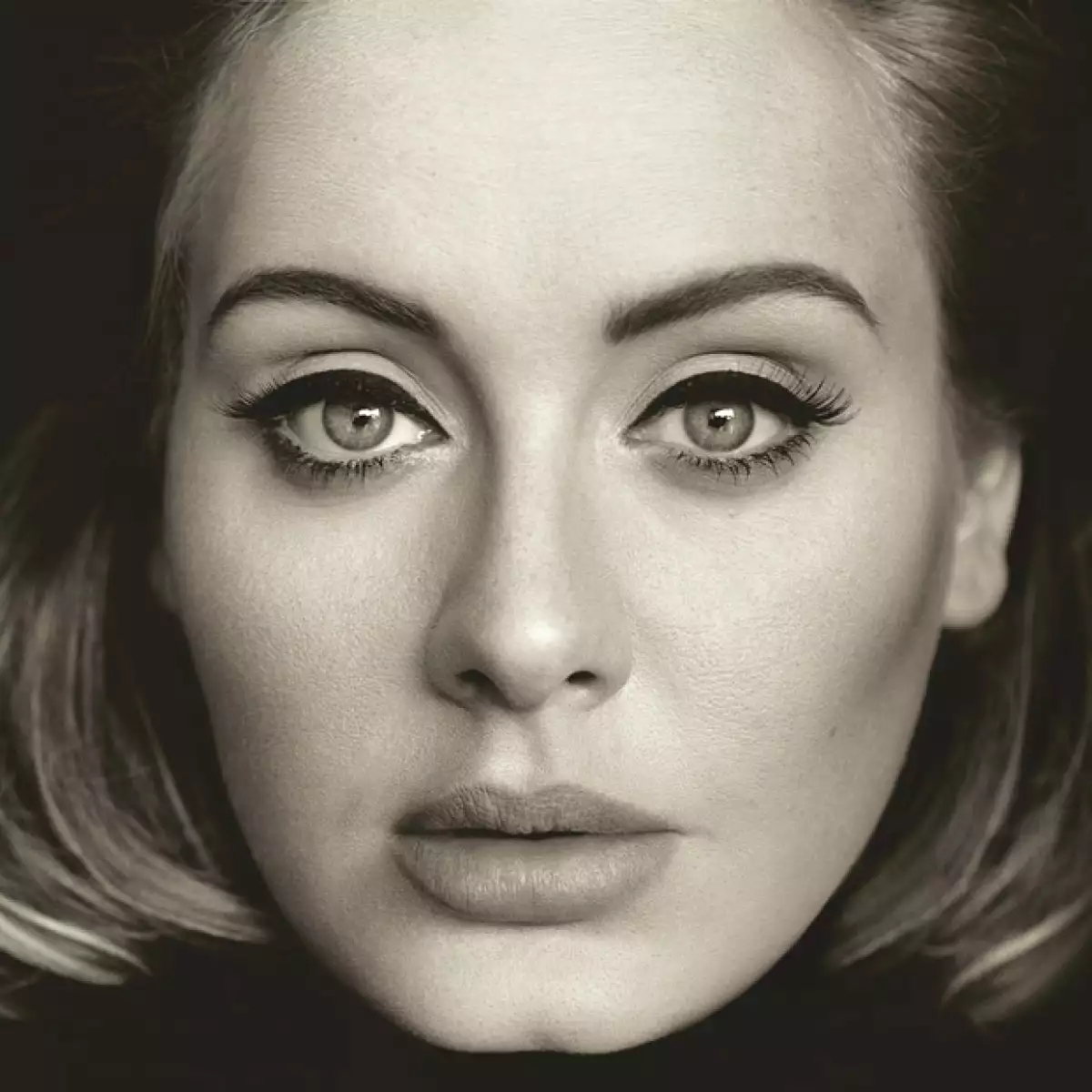 La nueva canción de Adele ha logrado convertirse en todo un éxito desde que se estrenó, ahora es una estudiante quien demuestra que ella también puede llamar la atención con esta canción.