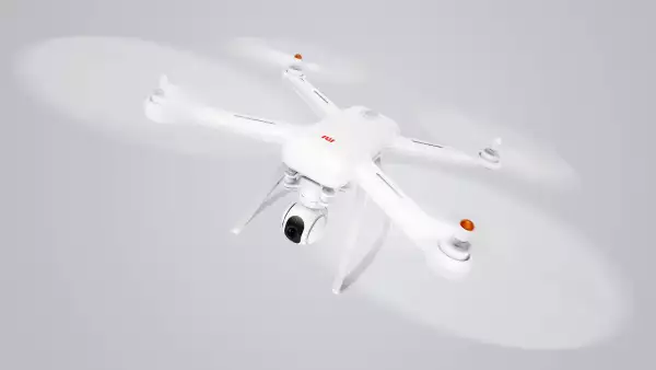 El drone de 4k cuenta con una cámara esférica colocada en tres ejes con la posibilidad de tomar videos a 3840X2160 pixeles