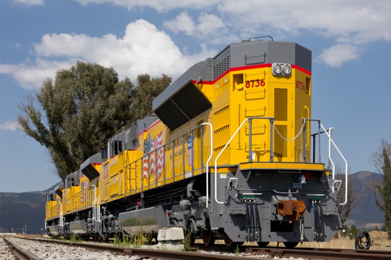 Los t�cnicos de Bombardier trabajan, desde marzo de 2011, en el ensamble general y pruebas de validaci�n de locomotoras que se exportar�n a Alabama, EU.