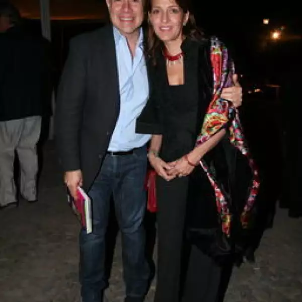 Roberto Santibañez, Josefina Santacruz