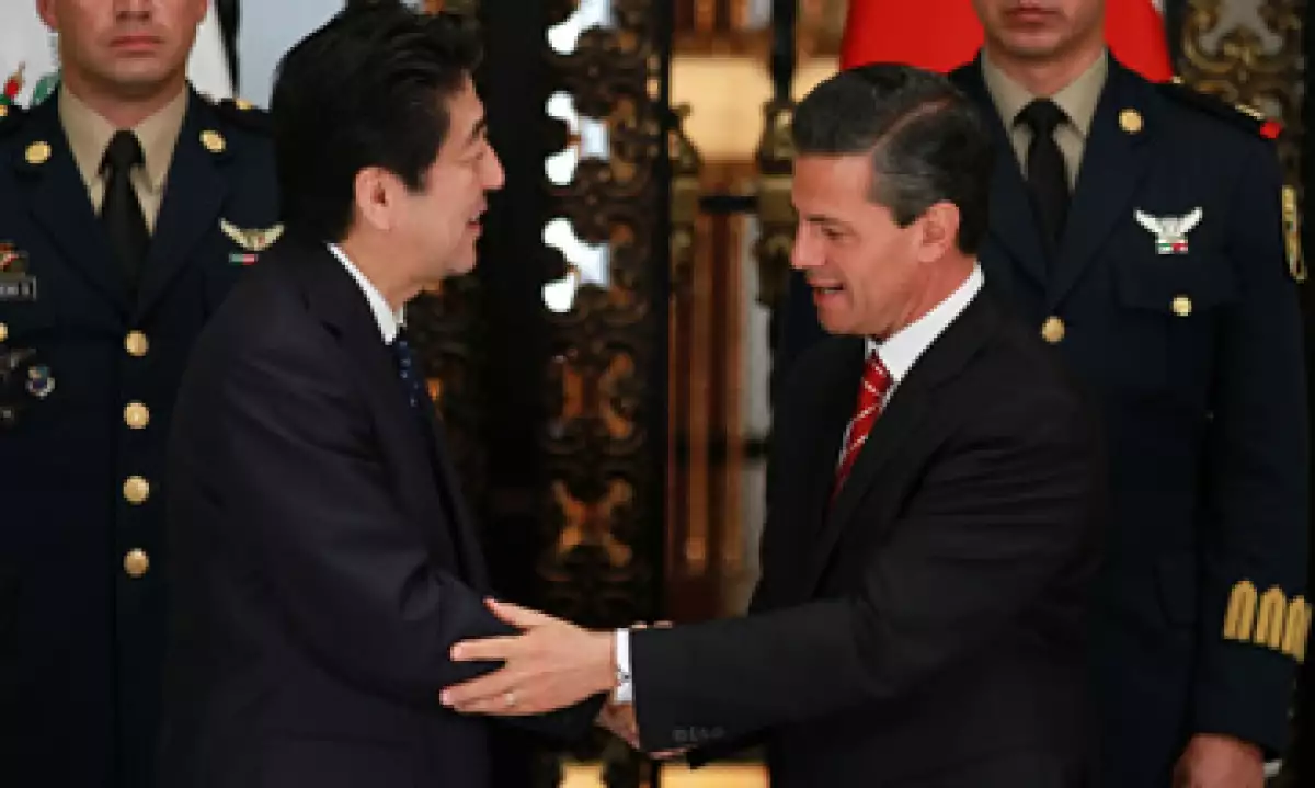 Shinzo Abe fue recibido con honores este viernes en México. (Foto: Notimex)