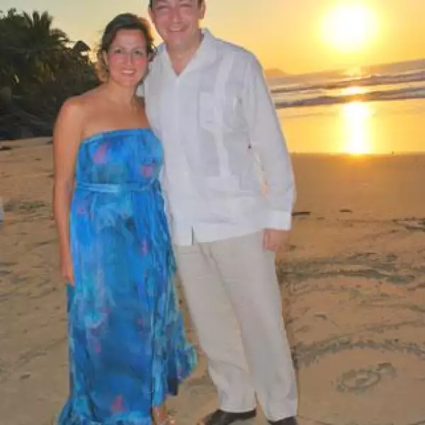 Enrique Trigueros,Magdalena Santacruz