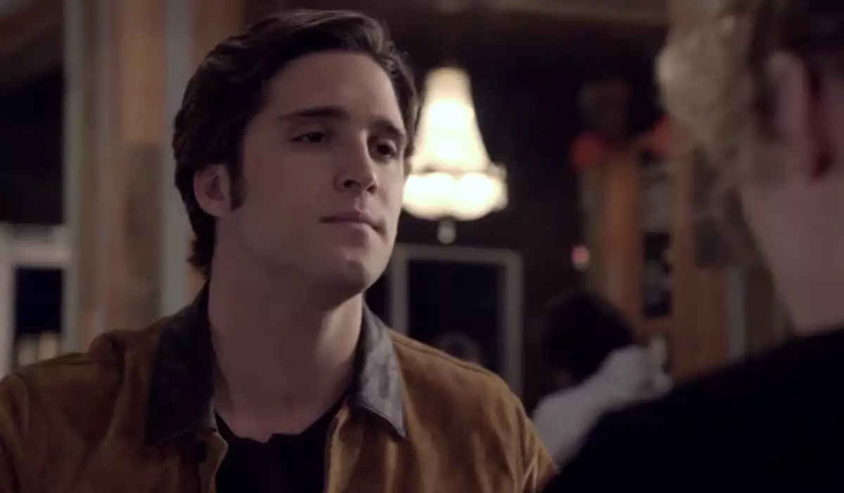 El joven actor es el representante mexicano del show televisivo que Ryan Murphy, creador de &#39Glee&#39, estrena este otoño y en entrevista habla de esta gran experiencia en su carrera.