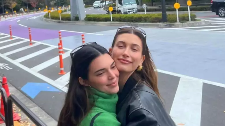 kendall y hailey.jpg
