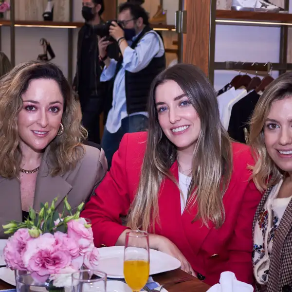 Sofía Álvarez, Sofía Lascurain y Ari Camacho