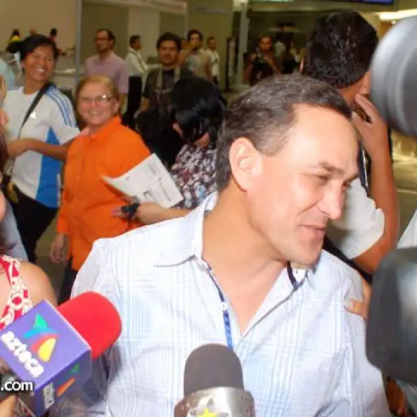Fernando Larrazabal y su esposa