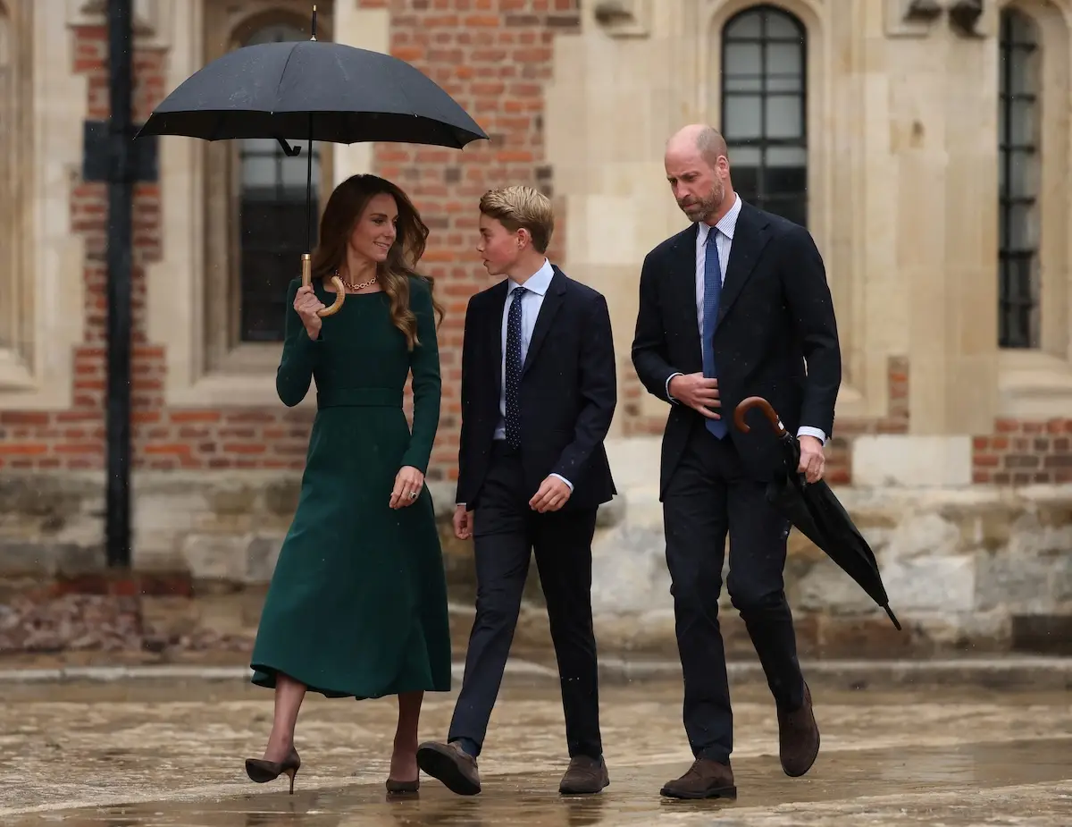 Príncipe George llegando al colegio Eton.