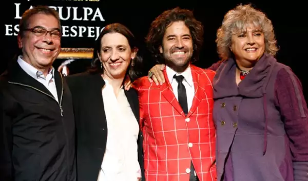 Braulio Peralta, Ana García Bergua y Laura Esquivel tomaron la palabra para hablar del libro `La culpa del espejo´.