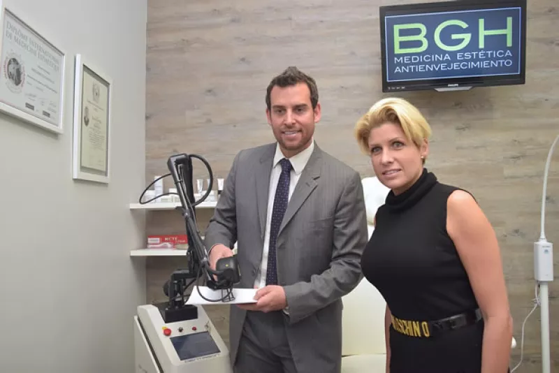 El Dr. Bernardo Goldzweig Hans, junto a Marisa Abedrop, presentan un innovador tratamiento de crioradiofrencuencia que promete desvelar el “secreto" de la eterna juventud.