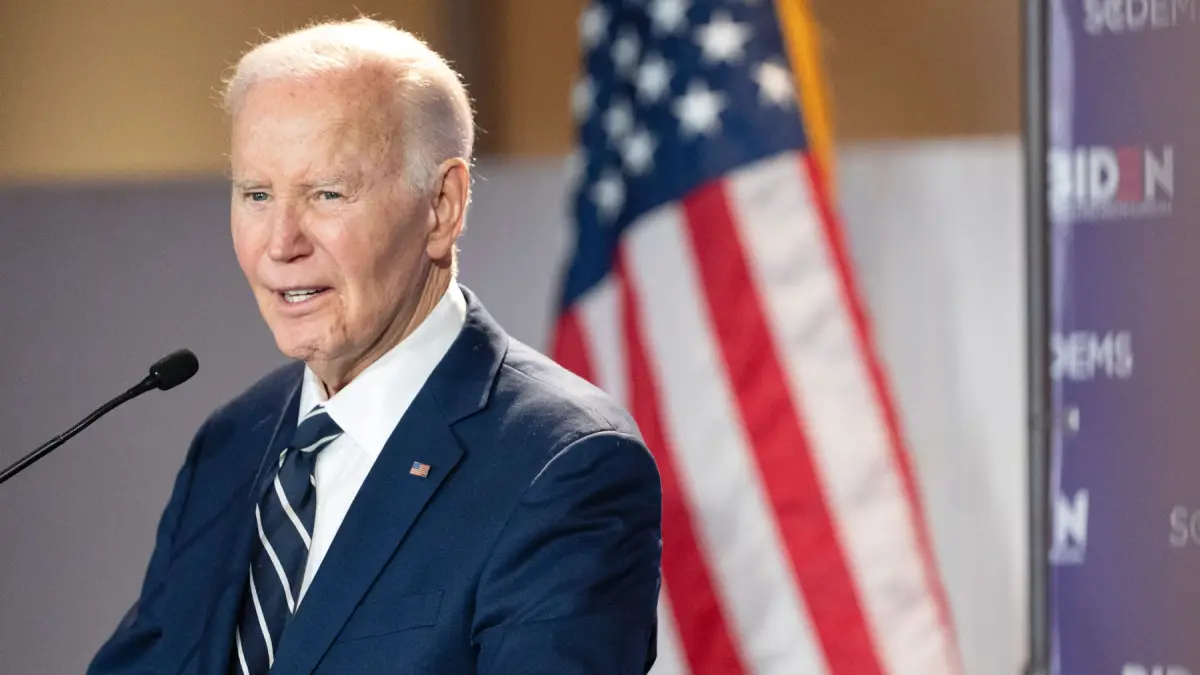 El expresidente Joe Biden habla a una multitud durante un evento de recaudación de fondos con el Partido Demócrata de Carolina del Sur en el Museo de Arte de Columbia el 27 de febrero de 2026 en Columbia, Carolina del Sur.