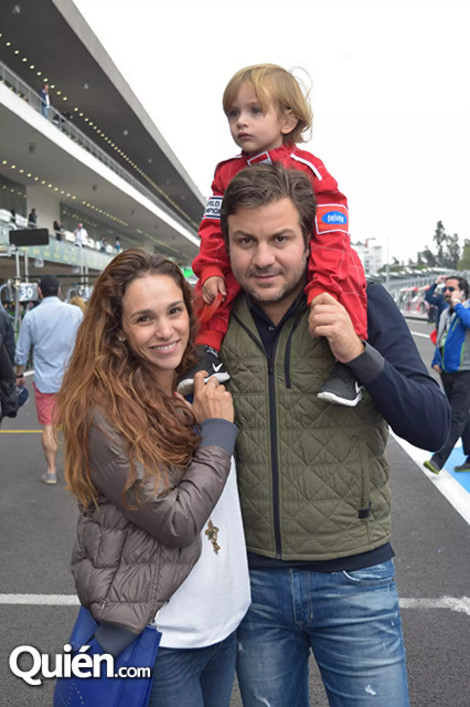 Verónica Acuña con Doménico y Marcelo Quadrini