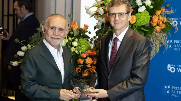 Alfonso Romo recibió el recocomiento.