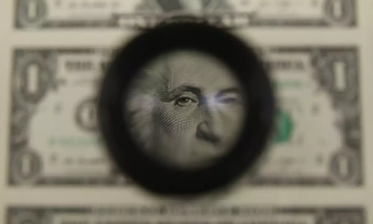 No endeudarse y planear gastos son las recomendaciones de expertos ante un dólar caro. (Foto: Getty Images )