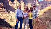 Aunque la semana pasada se dio a conocer que Brittany Maynard podría extender el plazo que se dio para morir con dignidad, el sábado se despidió de sus amigos y familiares en su hogar.