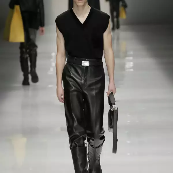 04_FENDI _MAN_FW_20_21.JPG
