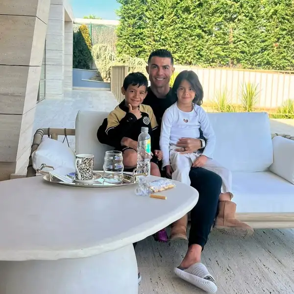 eva-mateo-hijos-de-cristiano-ronaldo.jpg