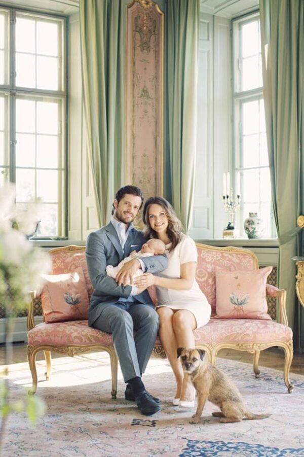 Carlos Felipe de Suecia no puede negar la felicidad que hay en su vida tras la llegada de su bebé.