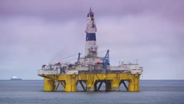 offshore drilling platform in Gulf of Mexico, petroleum industry