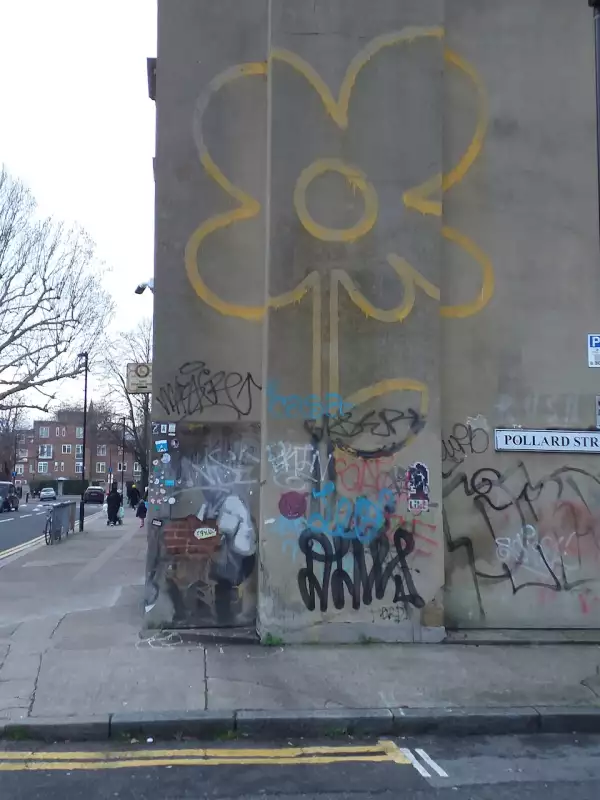 'Yellow Lines Flower Painter'