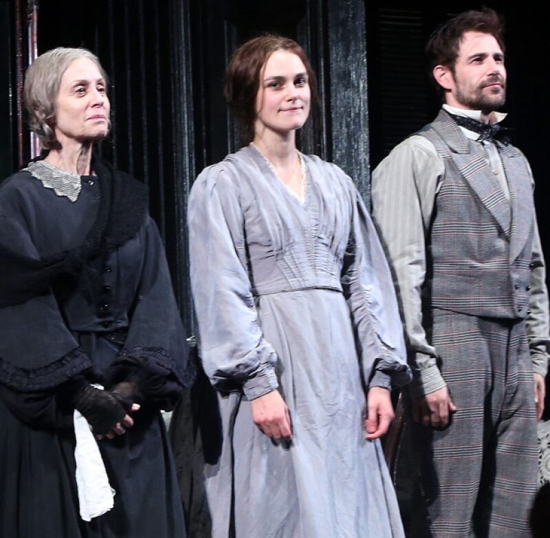 Un miembro del público se levantó y comenzó a declararle a gritos su amor a la actriz, logrando interrumpir la obra de teatro.