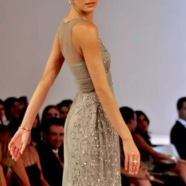 Candice Swanepoel en el Fashion Fest de Liverpool en el Club Industrial de Monterrey