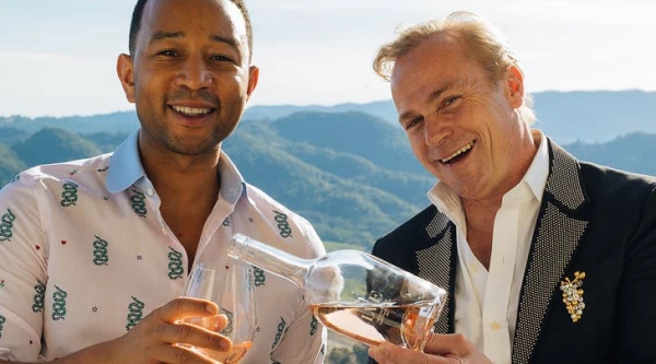 john-legend-rose-lve-wine