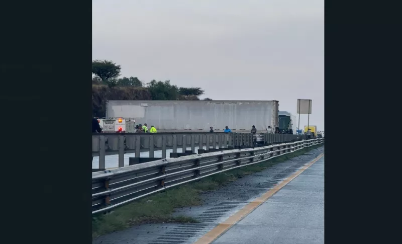 Tráfico en la México-Querétaro por accidente, hay 11 kilómetros de fila 