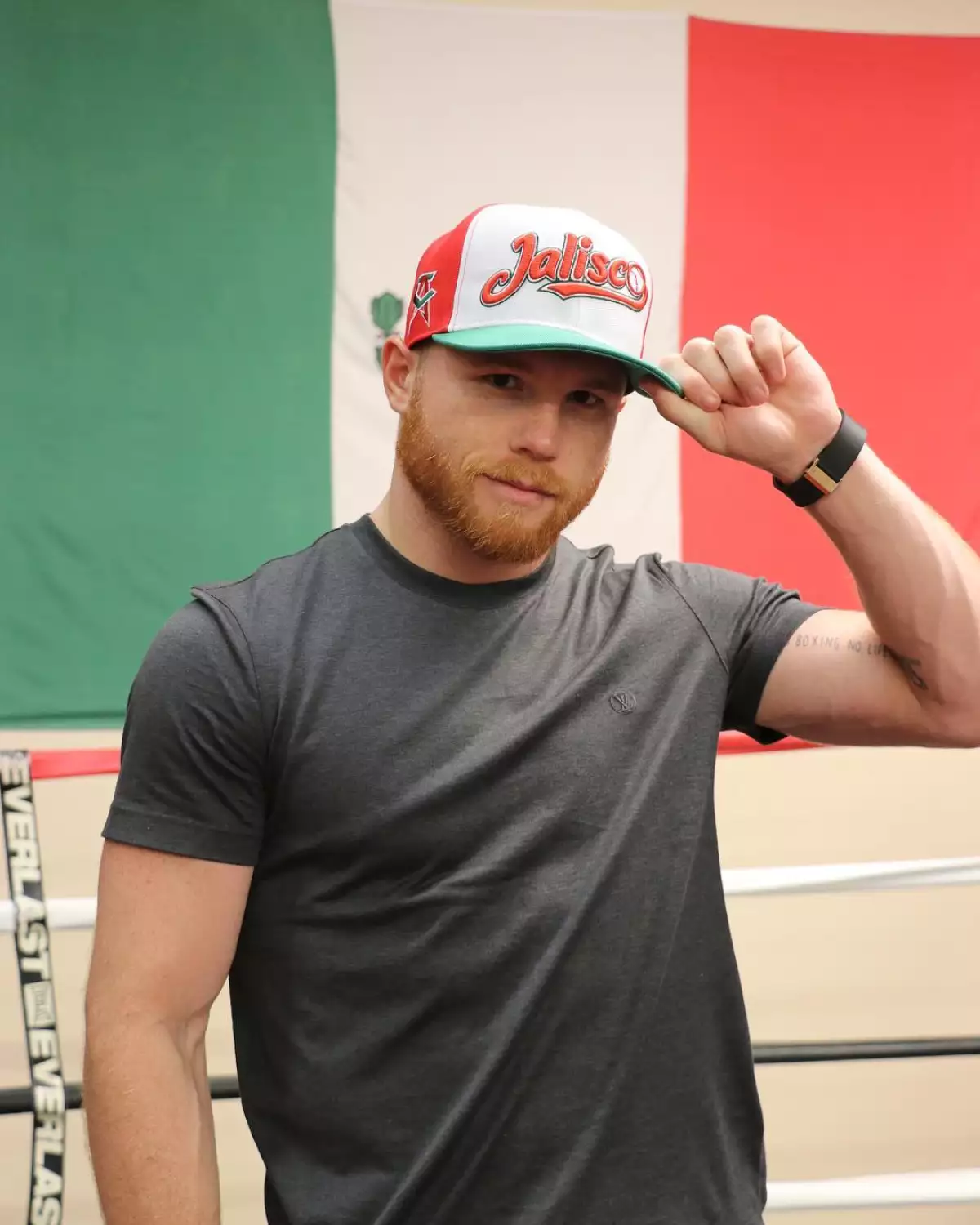 Canelo Álvarez da de qué hablar con esta foto