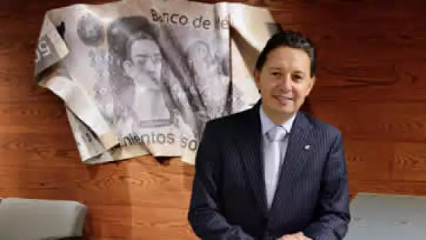 Carlos Rojo tiene dos posgrados en la UCLA, según información de Interacciones. (Foto: Cortesía del Grupo Financiero Interacciones)