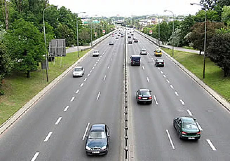 Los accidentes automovilísticos representan una pérdida de hasta 2% del PIB de México. (Foto: Cortesía SXC)